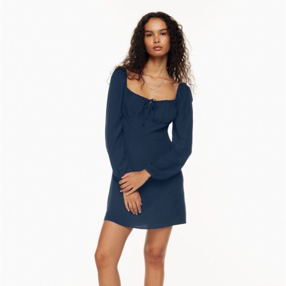 NWT Aritzia Delilah Dress M in Total Eclipse